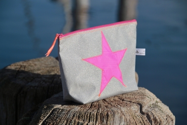 wasserdichte Airtexkosmetiktasche in silber mit pinken Stern